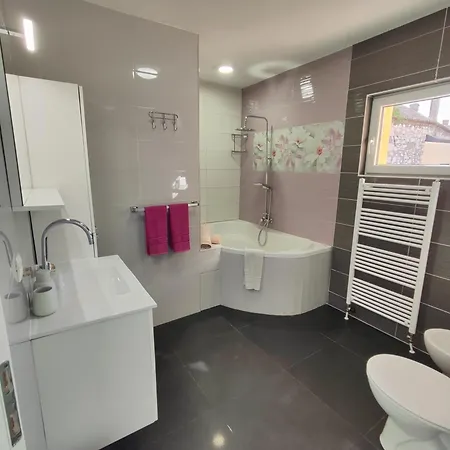 Πανσιόν Kuca Za Odmor Ema