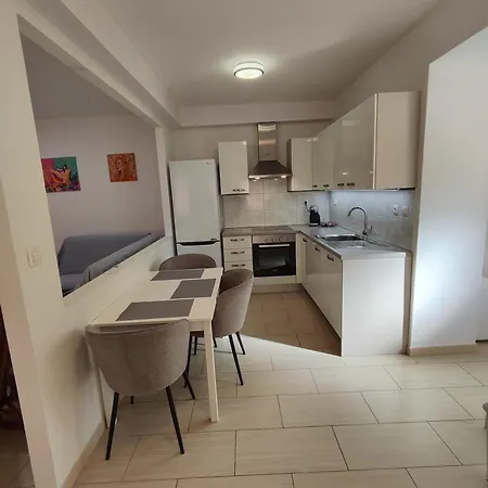 Kuca Za Odmor Ema Πανσιόν Σίμπενικ