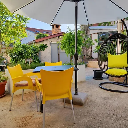 Kuca Za Odmor Ema Maison d'hôtes 4*