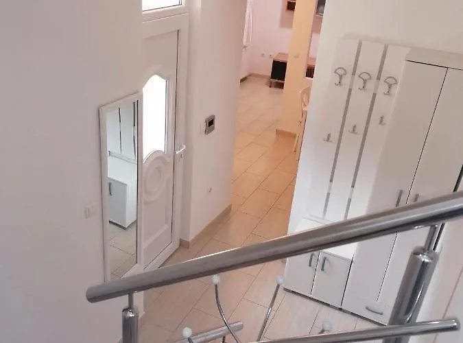 게스트하우스 Kuca Za Odmor Ema 4*