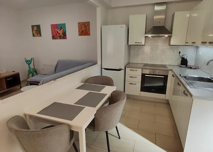 Pensjonat Kuca Za Odmor Ema 4*